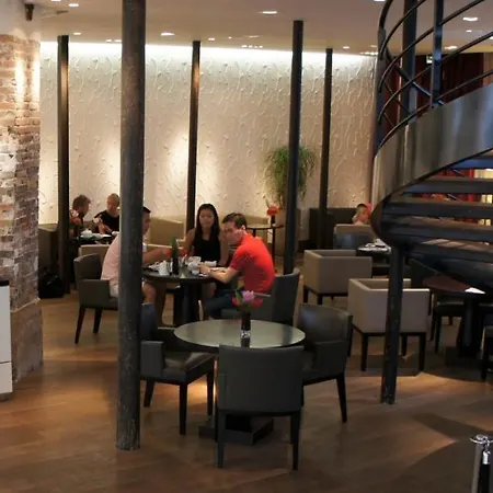 Marais-temple, Rue Beranger - 4 People * Paris